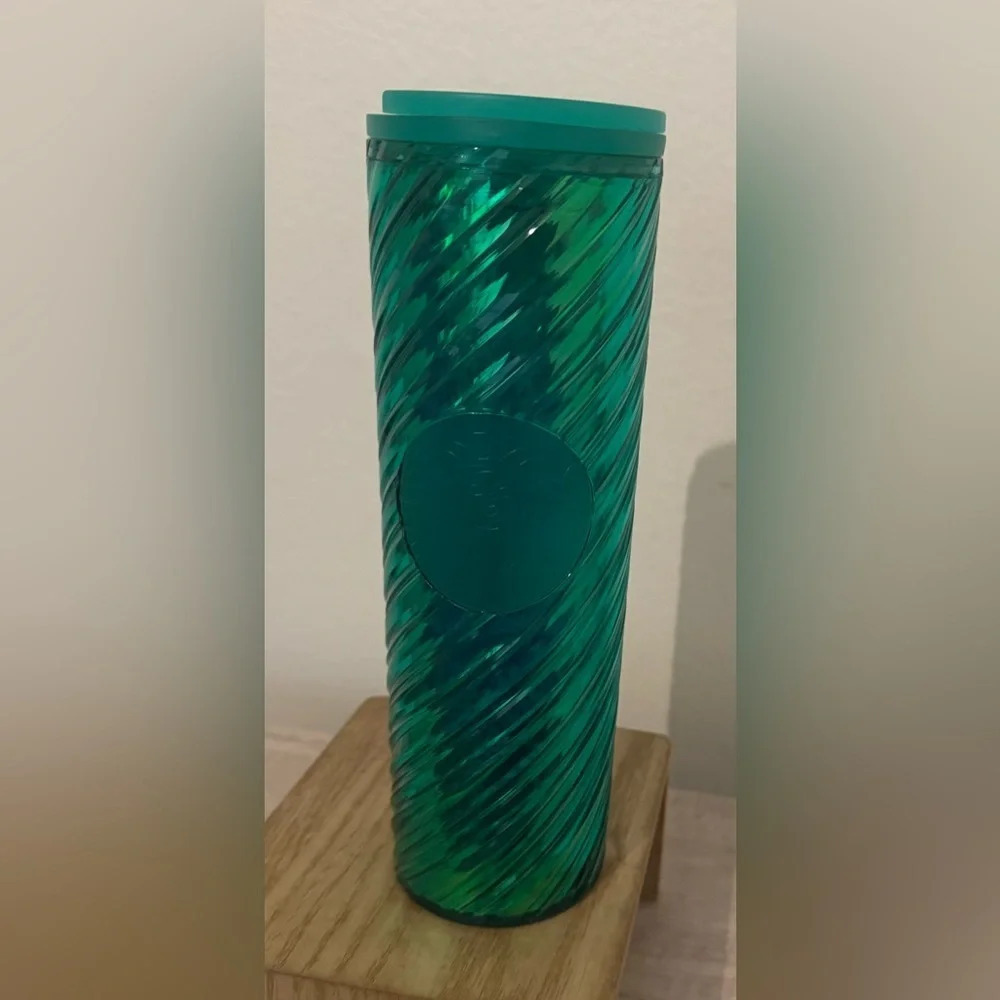 STARBUCKS COFFEE 2022 HOLIDAY GREEN PATTERN 16 OZ ACRYLIC TRAVEL MUG TUMBLER NEW
